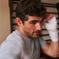 Apple Słuchawki Powerbeats Fit - bezprzewodowe douszne słuchawki sportowe - pomarańczowa iskra